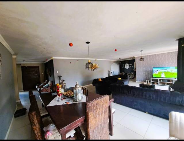 4 BEDROOM HOUSE FOR SALE IN HEUWELOORD